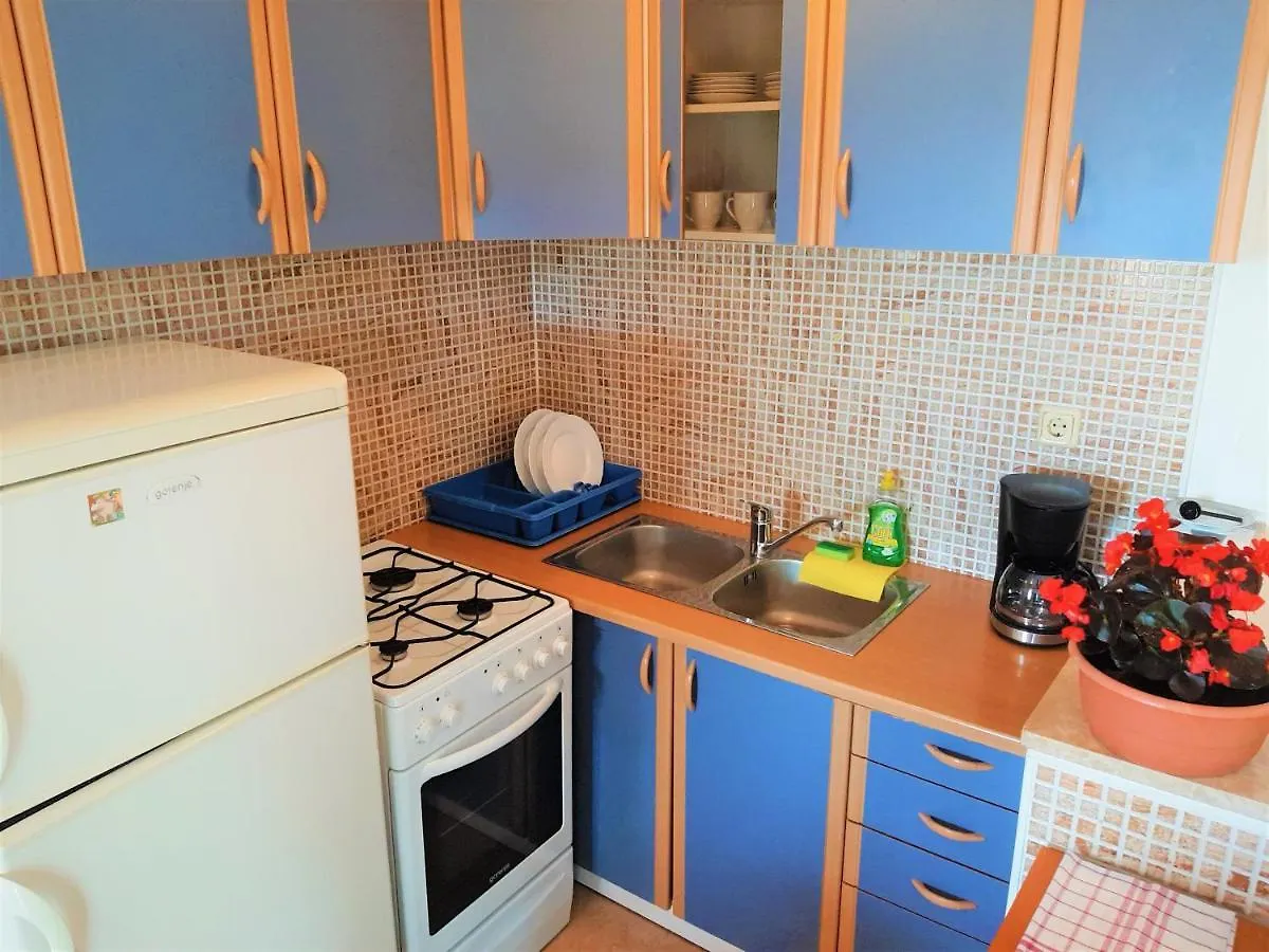 Cozy Apartments With Sea View Novi Vinodolski
