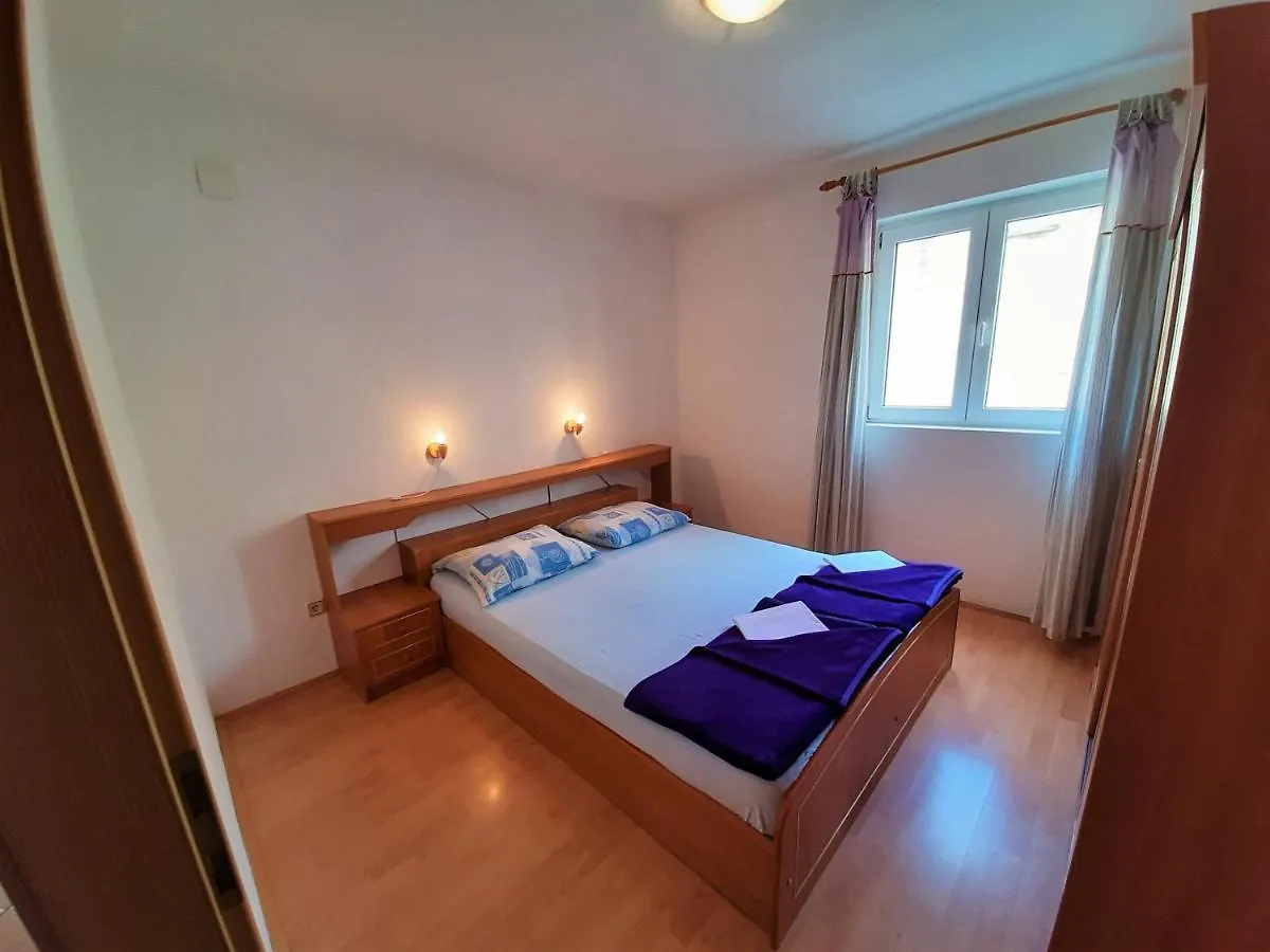 Cozy Apartments With Sea View Novi Vinodolski